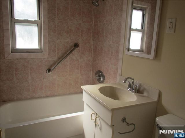 110 HASTINGS Avenue 110, Rutherford, NJ 07070