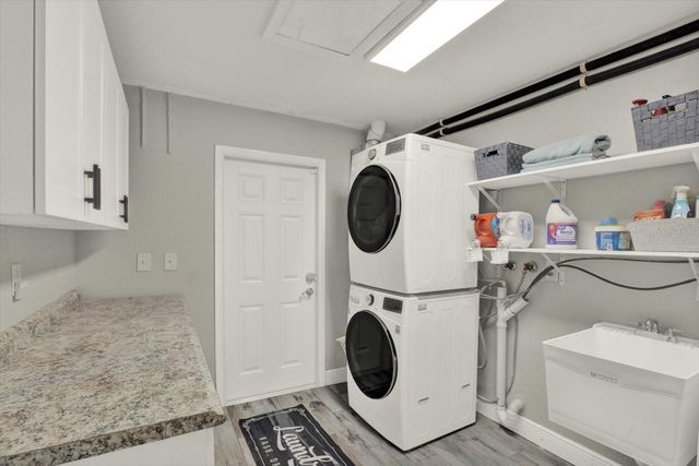 8781 LEONA STREET, Seminole, FL 33772