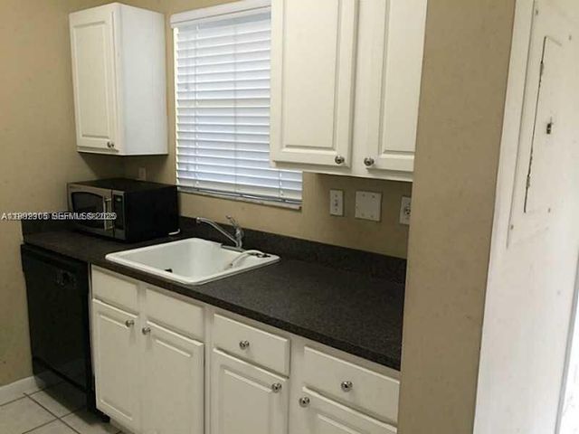 1731 NW 96th Terrace 2G, Pembroke Pines, FL 33024