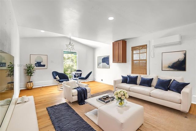 11809 NE 1st Avenue, Miami, FL 33161