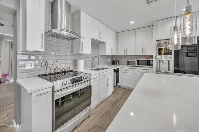 2115 W MORROW Drive, Phoenix, AZ 85027