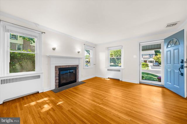 107 S NORWINDEN DR, Springfield, PA 19064