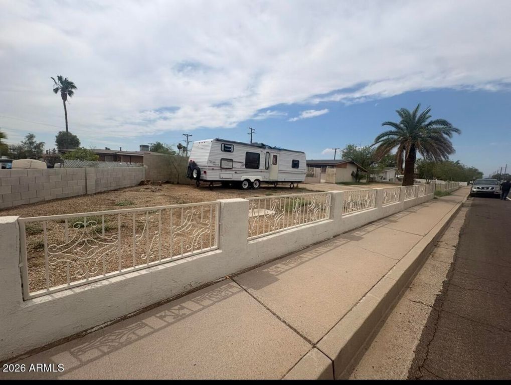 6201 W MISSOURI Avenue, Glendale, AZ 85301 — photo 2