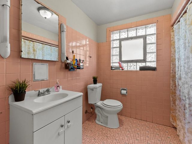 3434 W 71st Place, Chicago, IL 60629