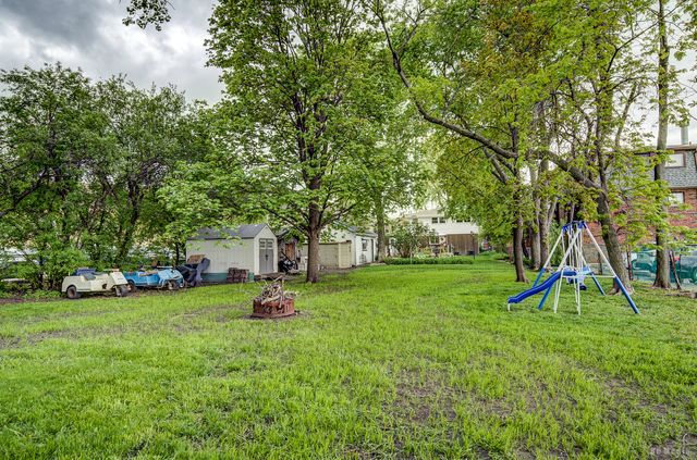 9826 Nottingham Avenue, Chicago Ridge, IL 60415