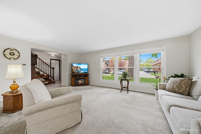 9826 Nottingham Avenue, Chicago Ridge, IL 60415