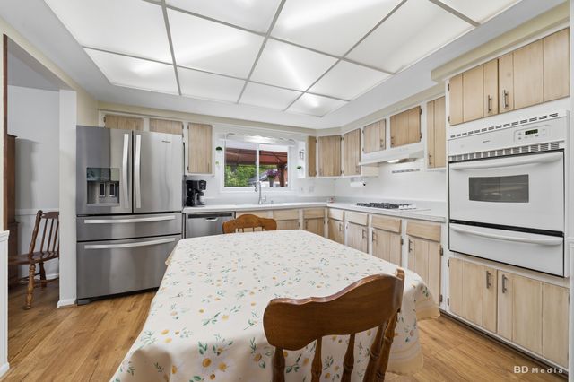 9826 Nottingham Avenue, Chicago Ridge, IL 60415