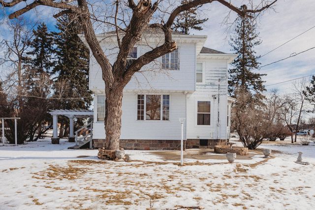 514 2nd Avenue SE, Jamestown, ND 58401