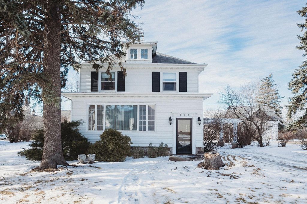 514 2nd Avenue SE, Jamestown, ND 58401