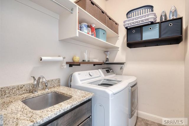 3918 E Hazelwood Way, Ammon, ID 83406