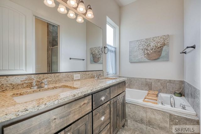 3918 E Hazelwood Way, Ammon, ID 83406