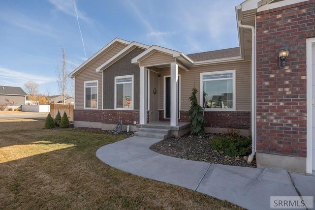 3918 E Hazelwood Way, Ammon, ID 83406