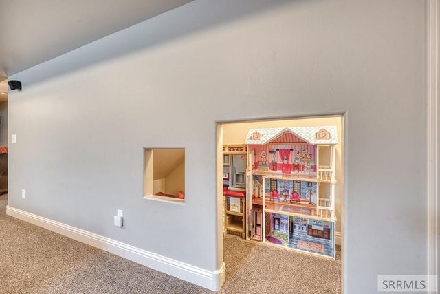 3918 E Hazelwood Way, Ammon, ID 83406