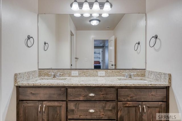 3918 E Hazelwood Way, Ammon, ID 83406