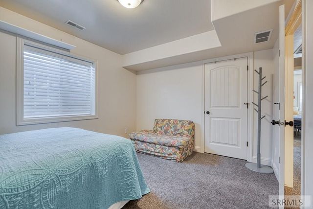 3918 E Hazelwood Way, Ammon, ID 83406