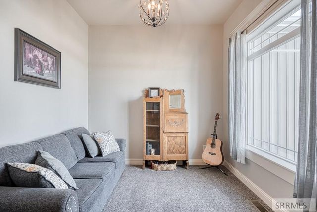 3918 E Hazelwood Way, Ammon, ID 83406