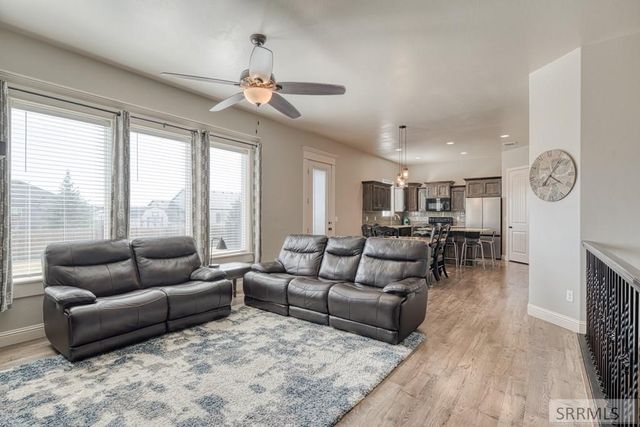 3918 E Hazelwood Way, Ammon, ID 83406