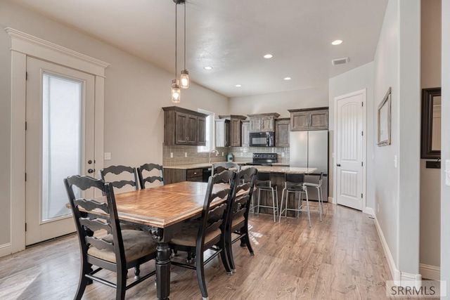 3918 E Hazelwood Way, Ammon, ID 83406