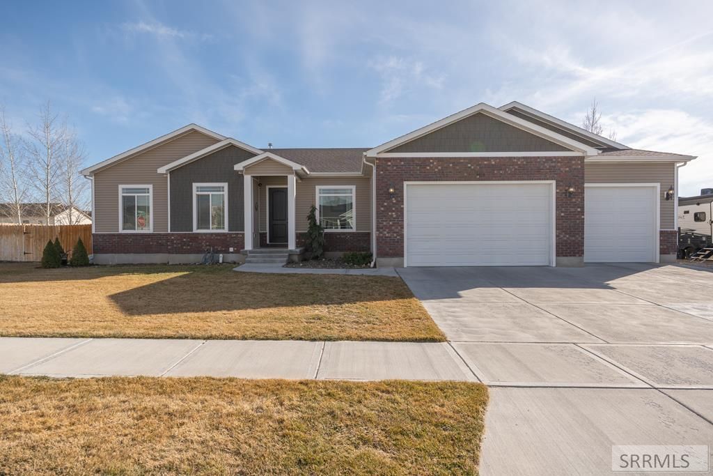 3918 E Hazelwood Way, Ammon, ID 83406
