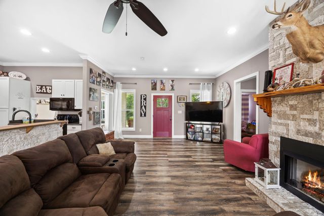 8551 Crawley Hill Rd, Mount Pleasant, TN 38474
