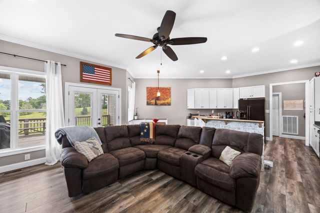 8551 Crawley Hill Rd, Mount Pleasant, TN 38474