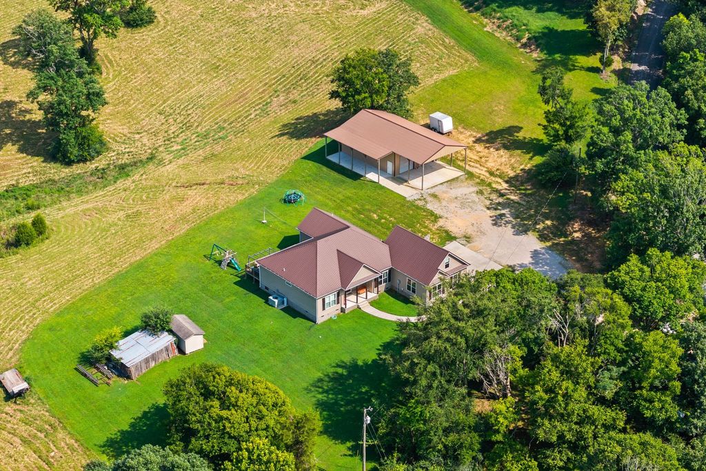 8551 Crawley Hill Rd, Mount Pleasant, TN 38474