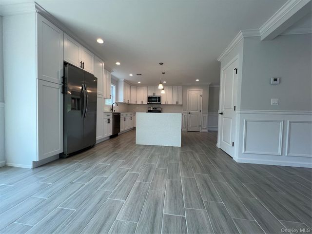 35 Babylon Road, Mastic Beach, NY 11951