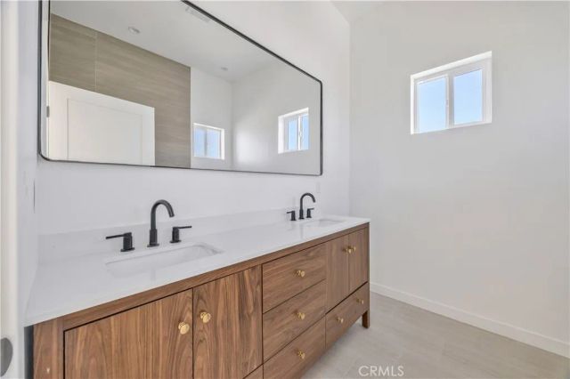 10905 Dalerose Avenue B, Inglewood, CA 90304