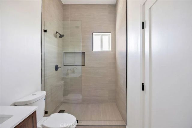 10905 Dalerose Avenue B, Inglewood, CA 90304