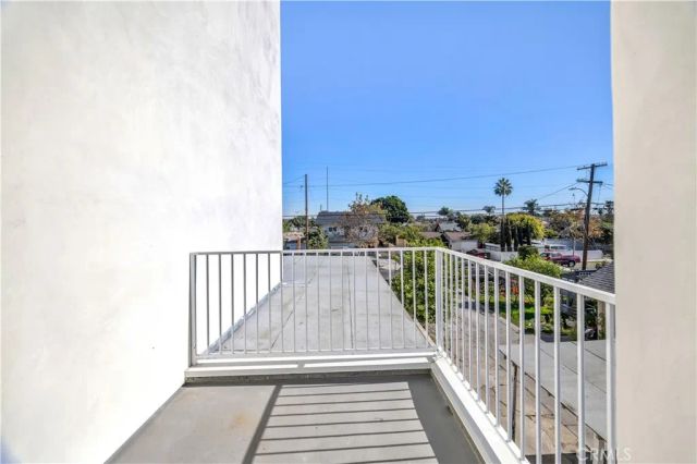 10905 Dalerose Avenue B, Inglewood, CA 90304
