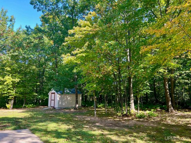 2103 Balsam Lane, Houghton, MI 49931