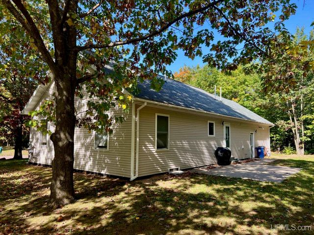 2103 Balsam Lane, Houghton, MI 49931