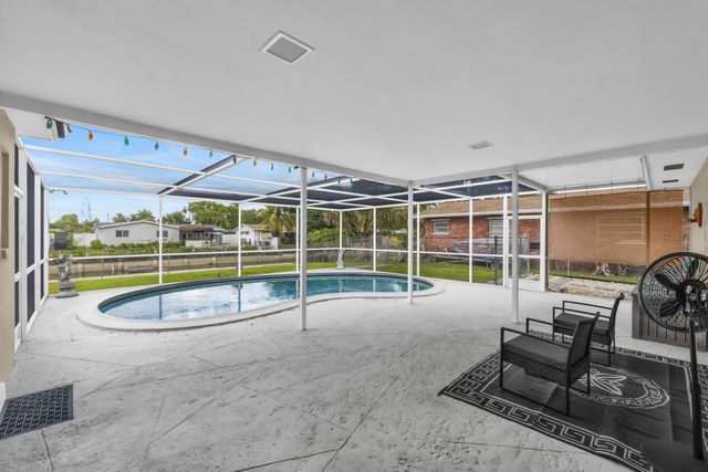 1710 W River Drive, Margate, FL 33063