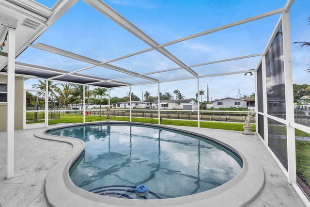 1710 W River Drive, Margate, FL 33063