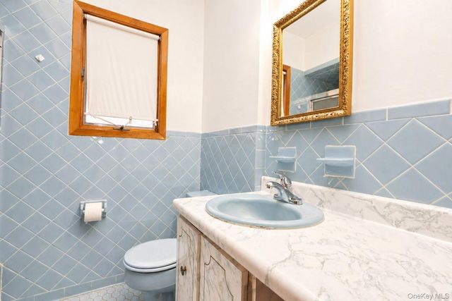 154 Scherer Boulevard, Franklin Square, NY 11010