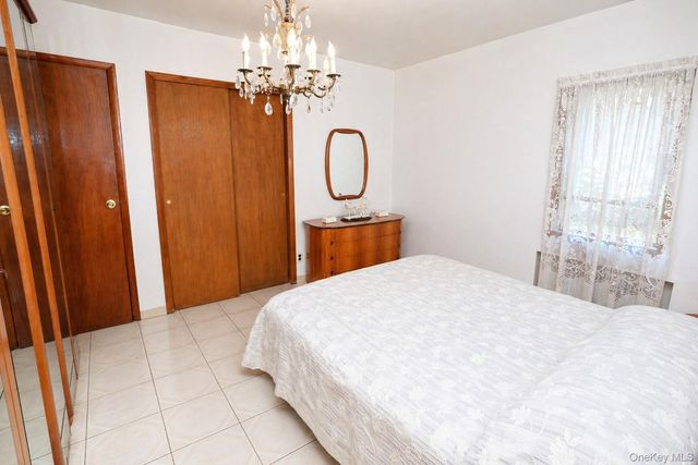 154 Scherer Boulevard, Franklin Square, NY 11010