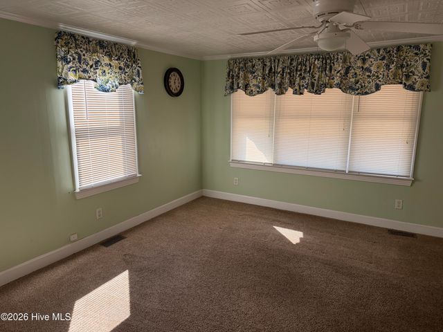 2040 W 5th Street, Washington, NC 27889