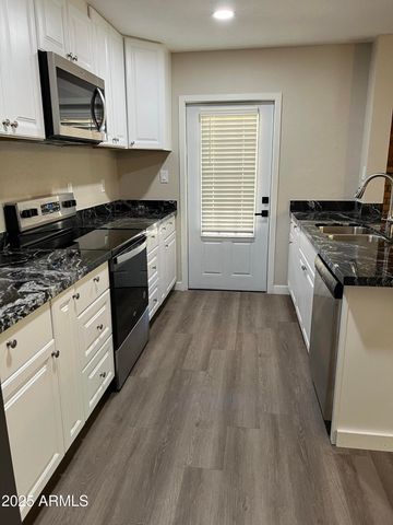 10801 N 43rd Drive, Glendale, AZ 85304