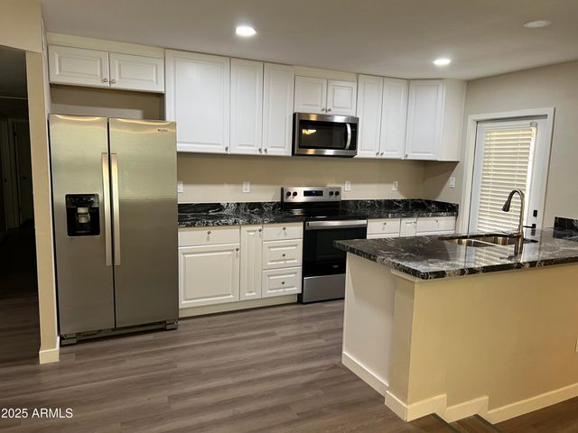 10801 N 43rd Drive, Glendale, AZ 85304