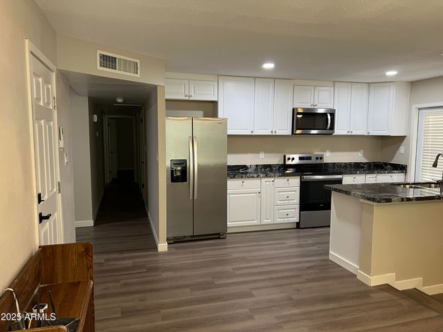 10801 N 43rd Drive, Glendale, AZ 85304