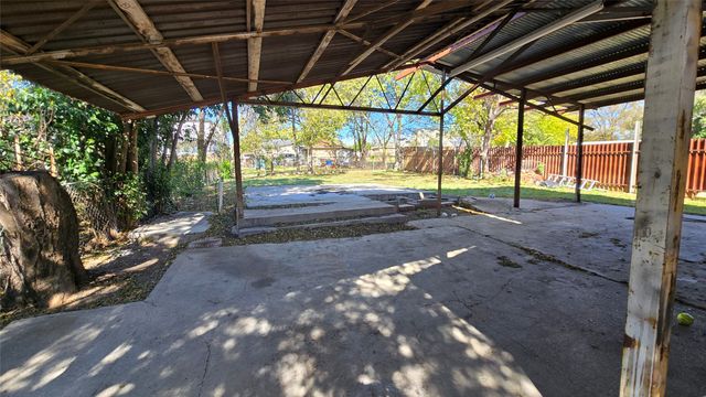 1441 Oakley Avenue, Dallas, TX 75216