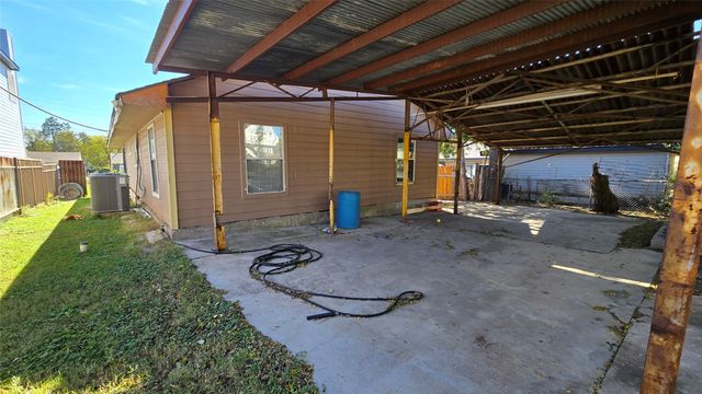 1441 Oakley Avenue, Dallas, TX 75216