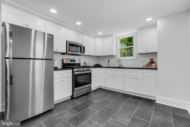 214 JONES AVE, Burlington, NJ 08016