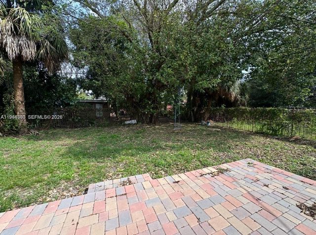 2511 NW 9th St, Fort Lauderdale, FL 33311