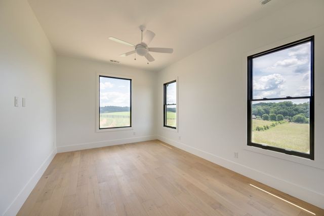 1501 Spencer Mill Rd, Burns, TN 37029