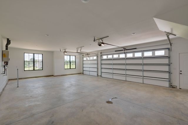 1501 Spencer Mill Rd, Burns, TN 37029