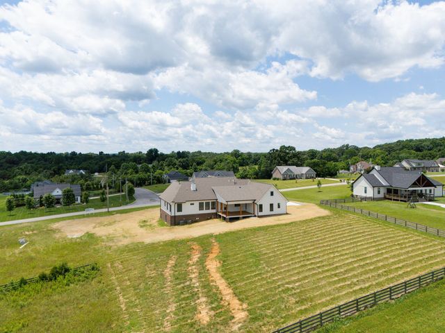 1501 Spencer Mill Rd, Burns, TN 37029