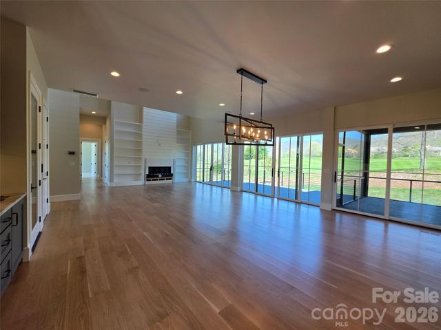 6 Walnut Valley Parkway, Arden, NC 28704