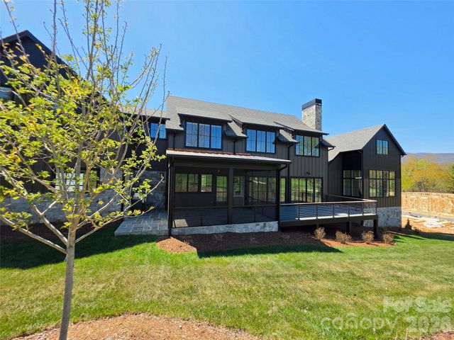 6 Walnut Valley Parkway, Arden, NC 28704
