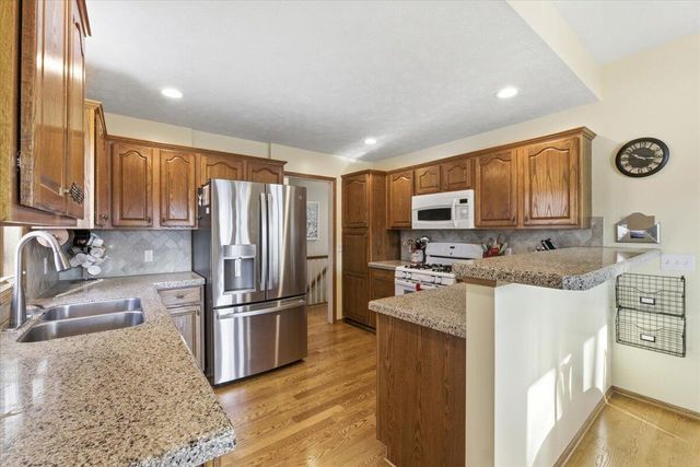 202 WOODBURY Circle, Council Bluffs, IA 51503